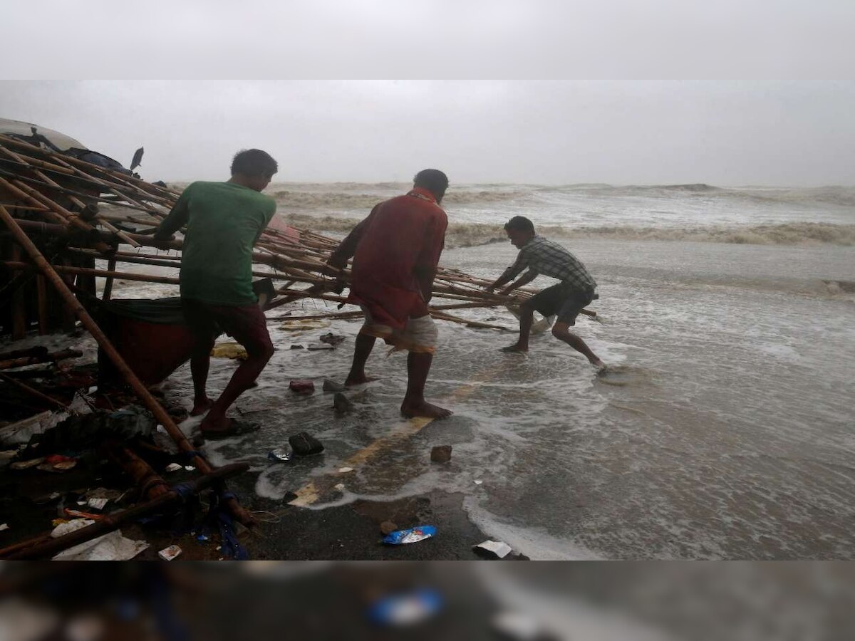 Viral! This man’s reason to step outside during cyclone Yaas will leave you in splits