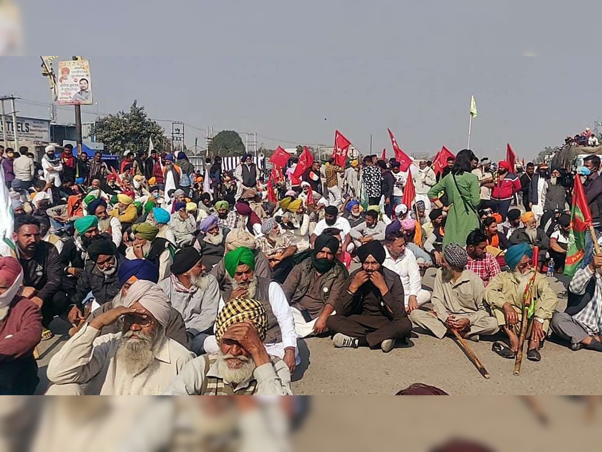 Thousands of farmers march towards Delhi, police on alert