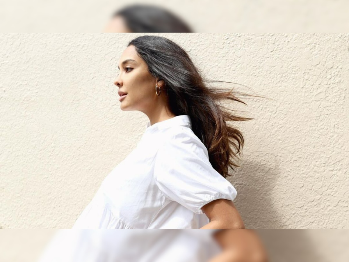 Lisa Haydon's savage reply to troll who said 'it seems like you are pregnant all the time'