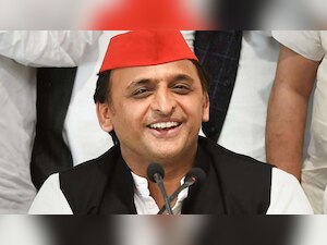 Ahead of UP Elections, rebel MLAs of BSP meet Akhilesh Yadav, may join SP