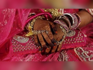 Dulhan bhaag gayi! Bride runs away moments before wedding procession reaches her place