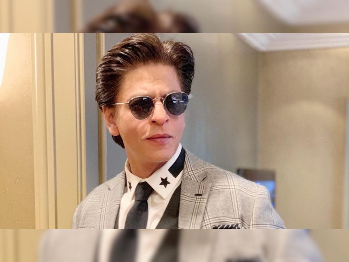 29 years of Shah Rukh Khan in movies: Superstar appreciates 'overwhelmed ness' of love by fans