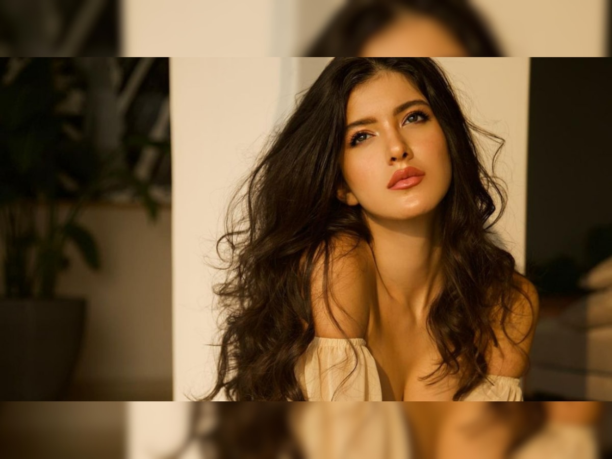 'I don't use a dating app', says Shanaya Kapoor but calls it 'pretty awesome'