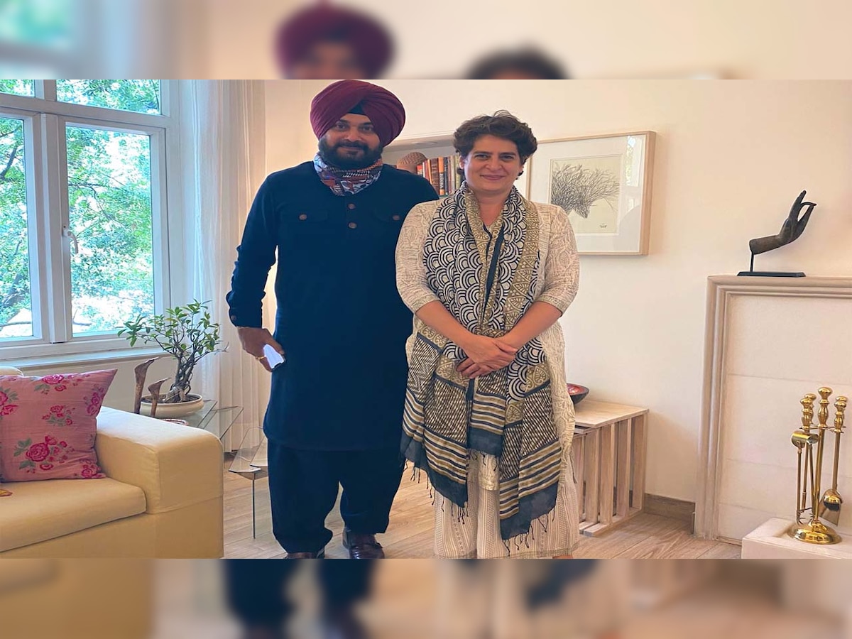 Navjot Singh Sidhu meets Priyanka Gandhi Vadra amid Punjab Congress crisis, shares pic on Twitter