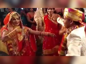 Viral video: Dulha-dulhan dance with full energy on Sapna Choudhary's 'Teri Aakhya Ka Yo Kajal'
