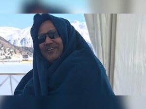 Fans go berserk after batting legend Virender Sehwag reveals his phone number on Twitter