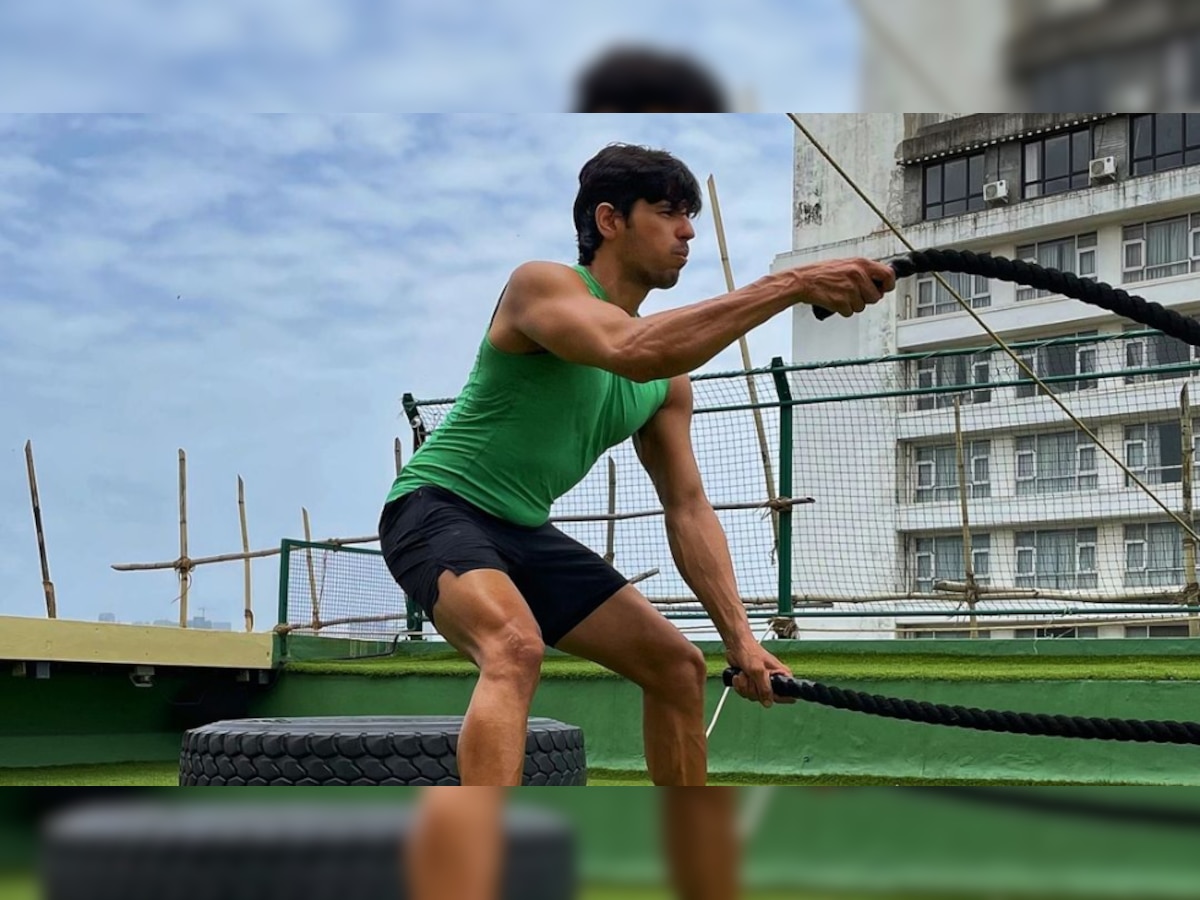 Sidharth Malhotra shares glimpse of his intense workout, rumoured girlfriend Kiara Advani reacts