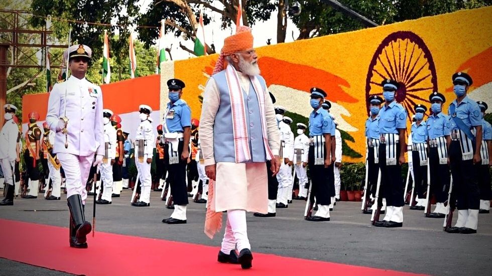 From turban, jacket to white kurta: All about PM Modi's dress for ...