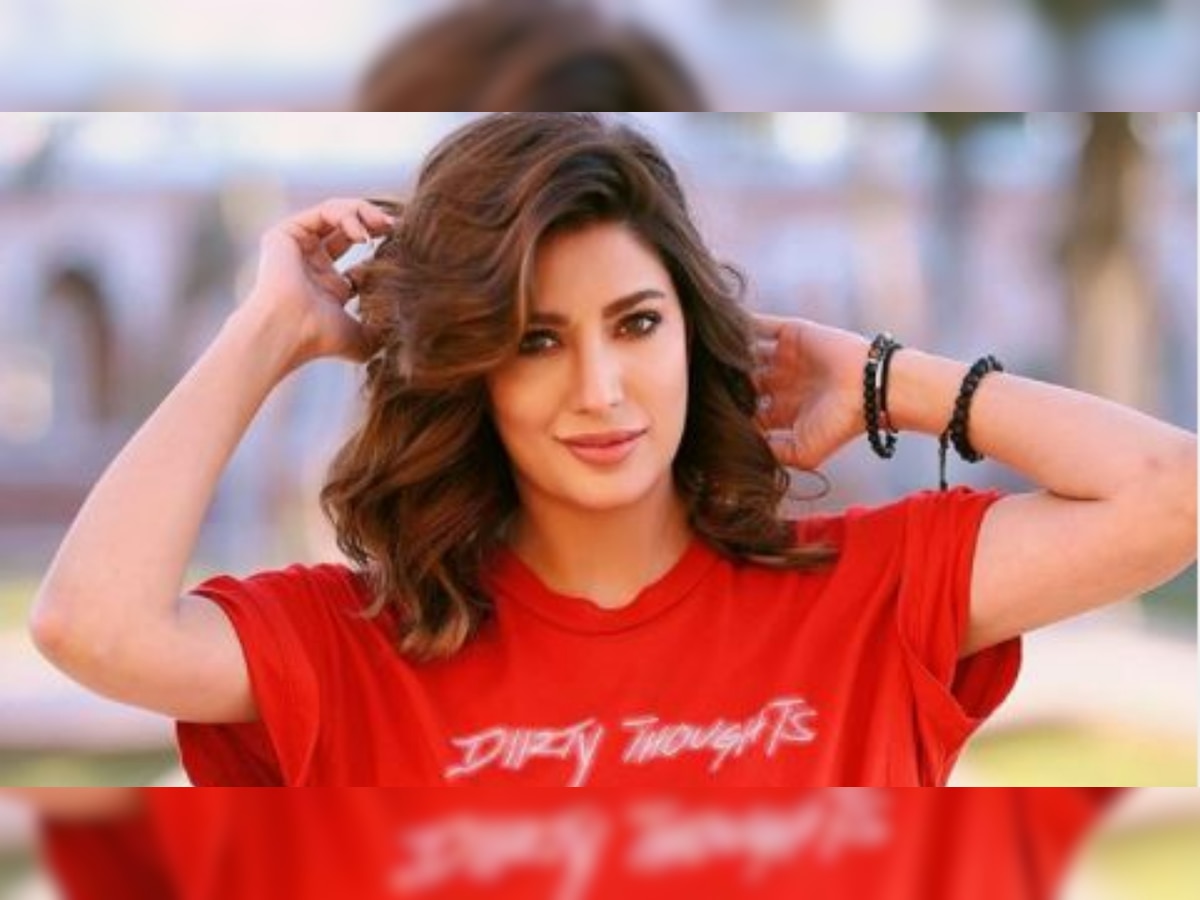 'Grow up': Pakistani star Mehwish Hayat hits back at trolls for debating on colour of her bra in Independence Day post