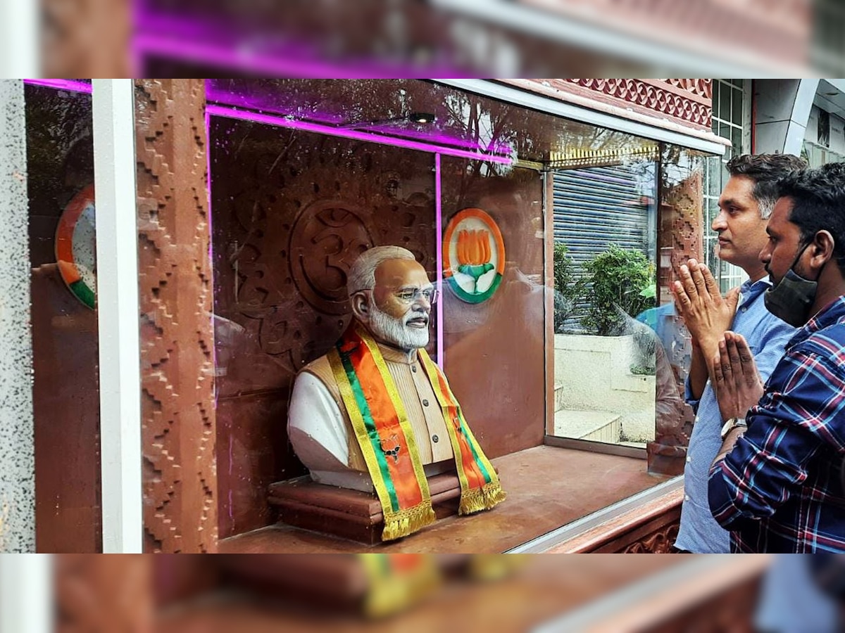 After objections, PM Modi's idol in Pune temple disappears overnight