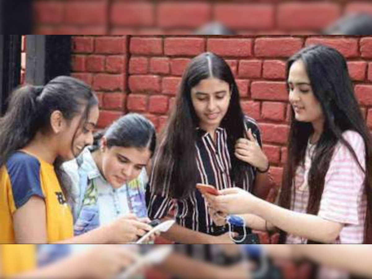 This state government to give Rs 20000 to college going girls