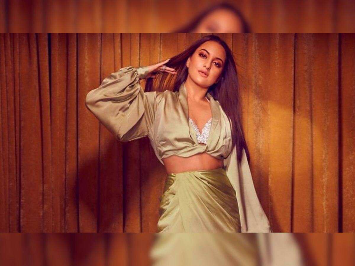 Xxx Sonakshi Boor Videos Full Hd - Sonakshi Sinha gives hilarious response to fan who proposed to her on  Instagram, asked photo of her feet