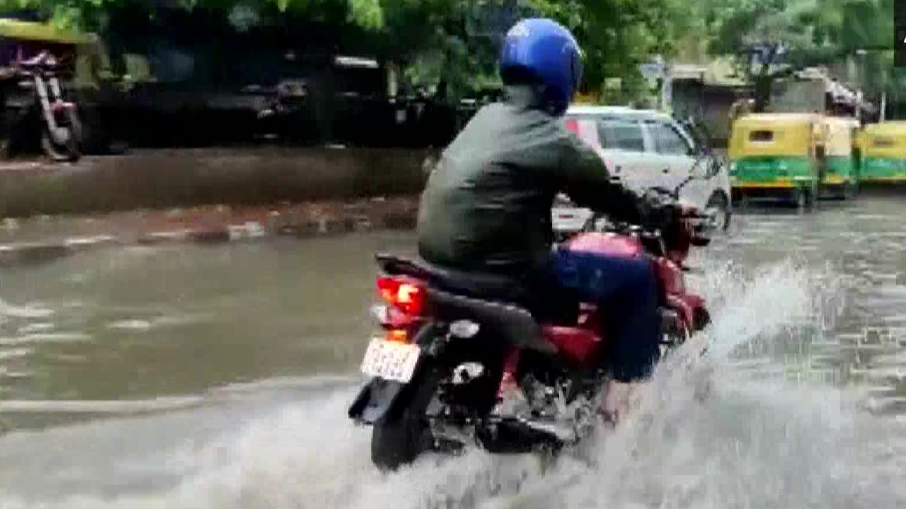 Heavy Rains Lash Delhi-NCR, Traffic Hit Due To Waterlogging In Several ...