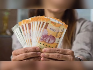 7th Pay Commission: Salary of Central government employees to jump by Rs 4500 - Here's how