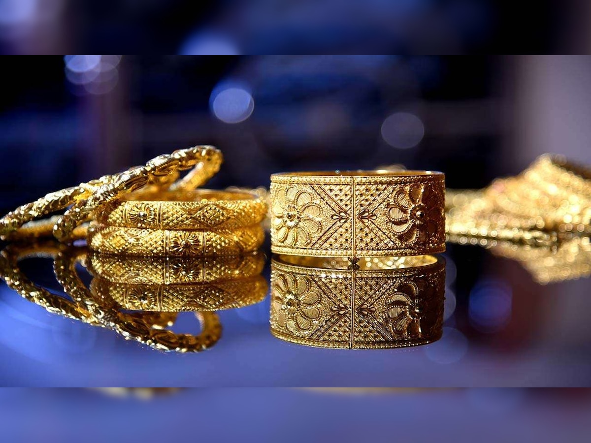 Gold, silver prices fall for third day in row, check rates in your city