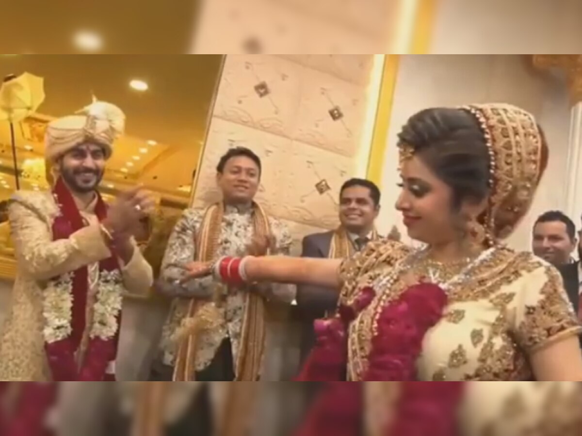 Dulhan ka bindaas dance! Bride dances for groom in front of everyone, videos goes viral - WATCH