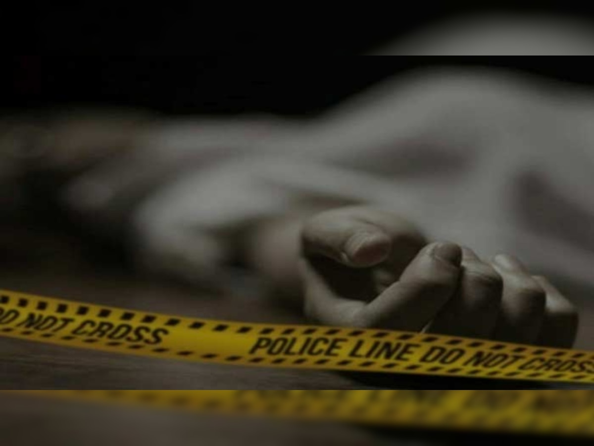 SHOCKING! Mutilated body of man with chopped hand found tied to police barricade near Singhu border