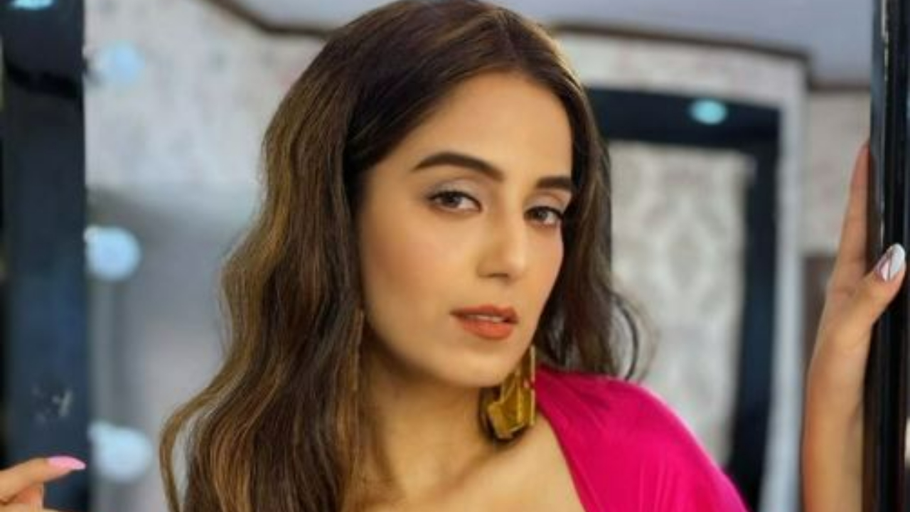 'Woke up like this': Srishty Rode sets internet ablaze with her topless ...