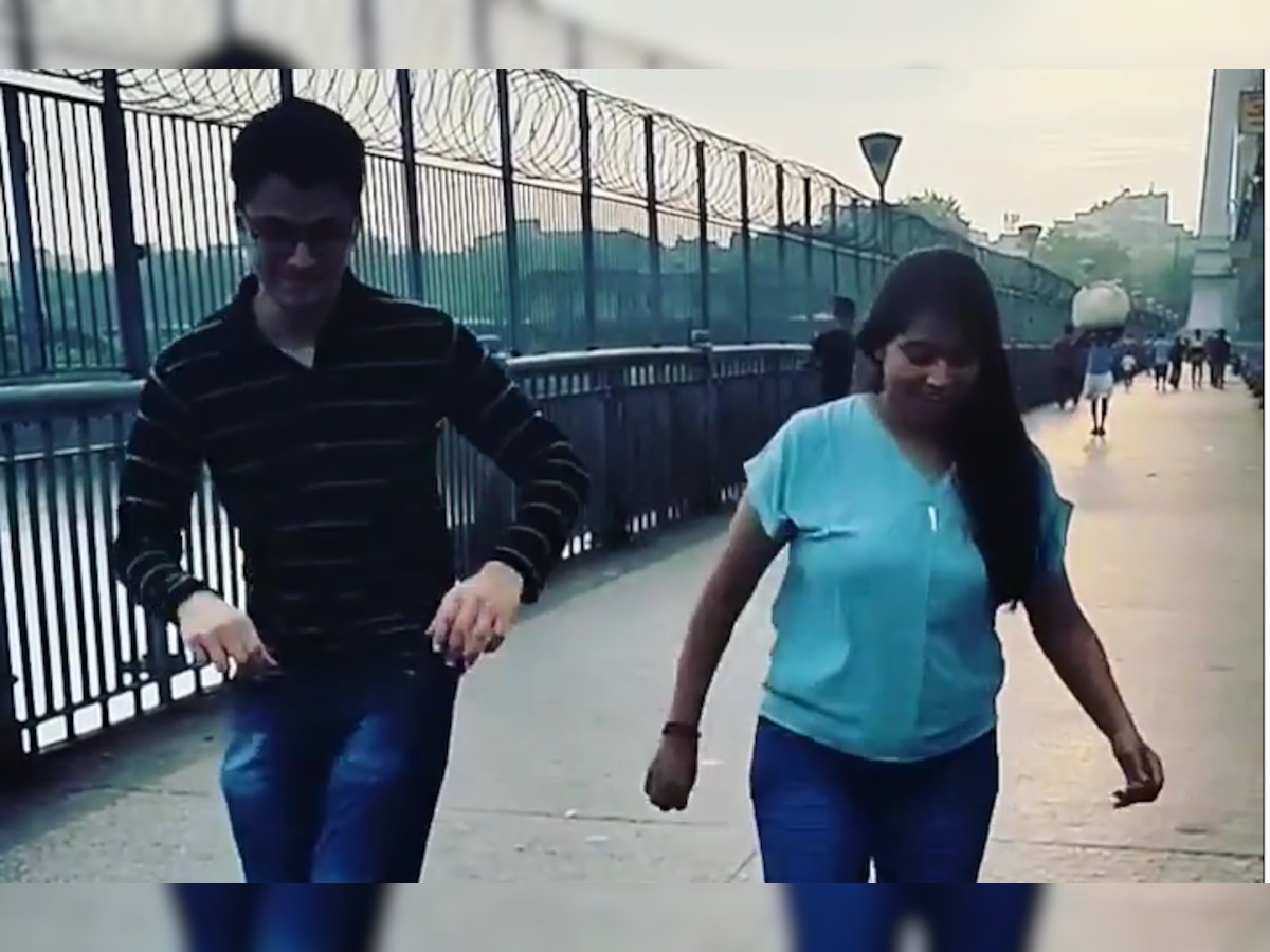 Boy and girl dance to Manike Mage Hithe on Kolkata’s famous Howrah Bridge- Watch viral video HERE