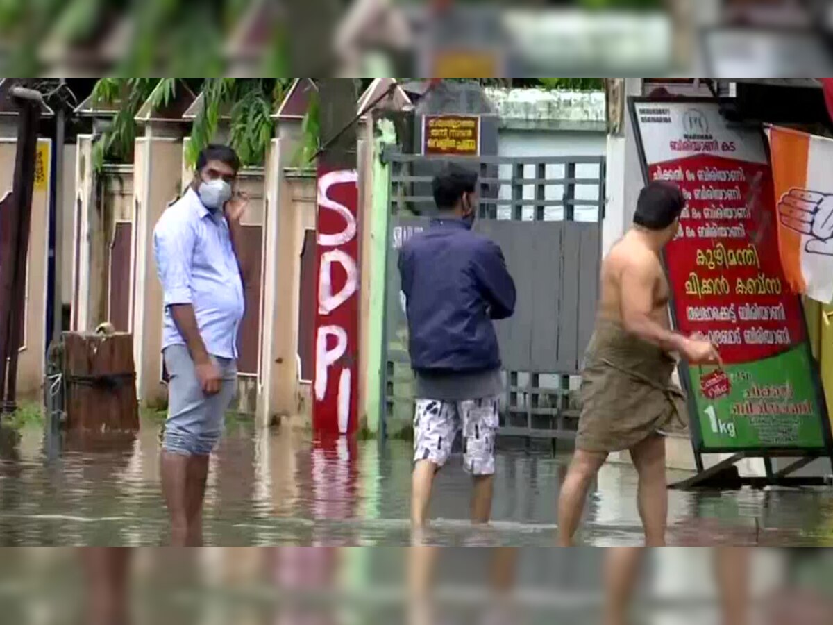 Heavy rains wreak havoc in Kerala, IMD issues 'red alert' in 3 districts