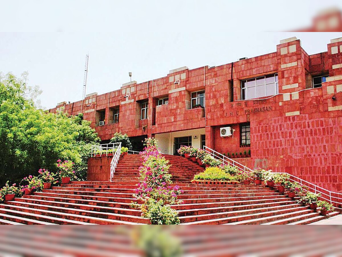 Violent clashes between ABVP, Left students in JNU; many injured