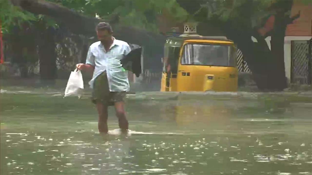 IMD Predicts Heavy Rainfall In Parts Of Tamil Nadu, Puducherry Over ...