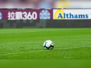 Massive COVID-19 outbreak at top English Premier League club, 8 players test positive