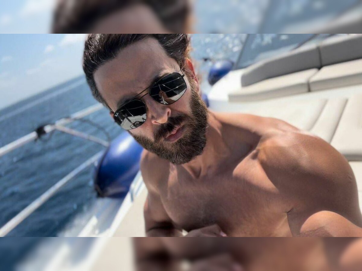  'Aag laga rakhi hai': Hrithik Roshan welcomes New Year 2022 with shirtless photo