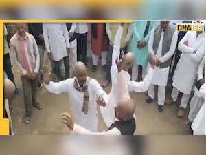 Corona से मौत नहीं हुई तो ग्रामीणों ने मुंडन कराया, जश्न में बजा डीजे, Video Viral