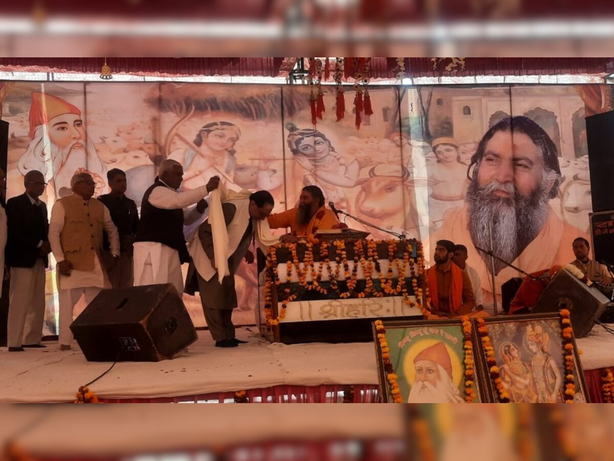 Dr Subhash Chandra rings in the new year with blessings at Hisar's Bishnoi Temple