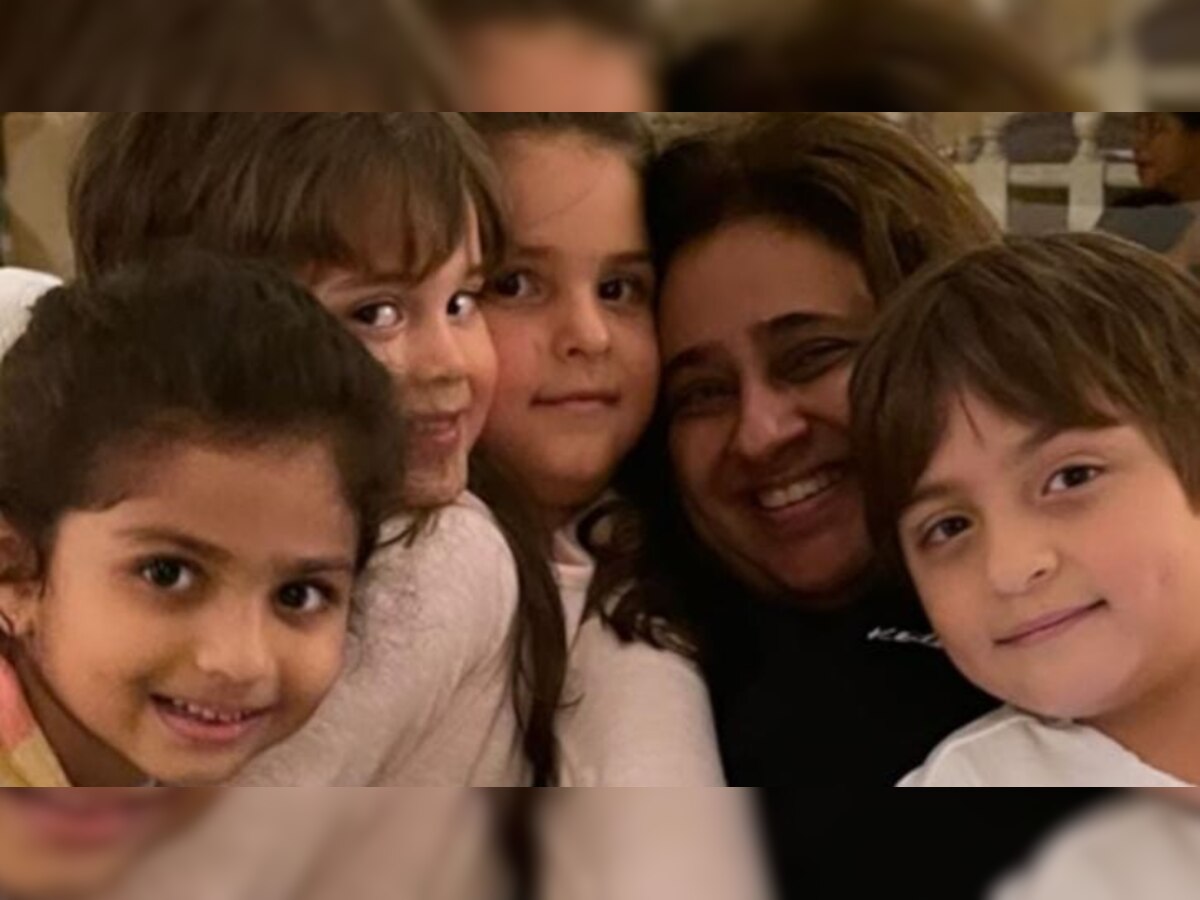 Shah Rukh Khan's son AbRam poses with Karan Johar's kids Yash, Roohi - See UNSEEN photo