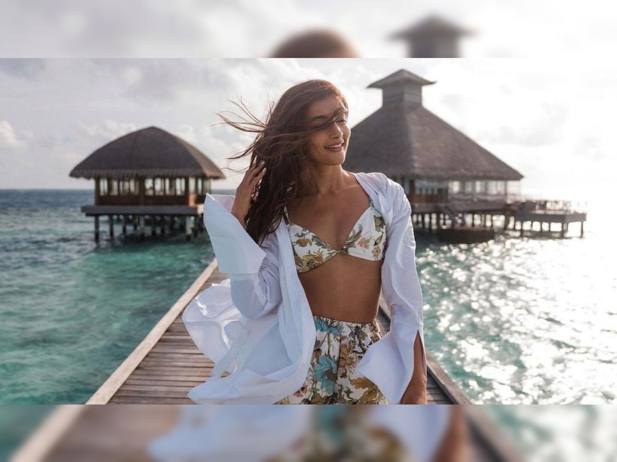 1200px x 900px - Pooja Hegde stuns in bikini top and hot pants, drops drool-worthy photo  from Maldives vacay