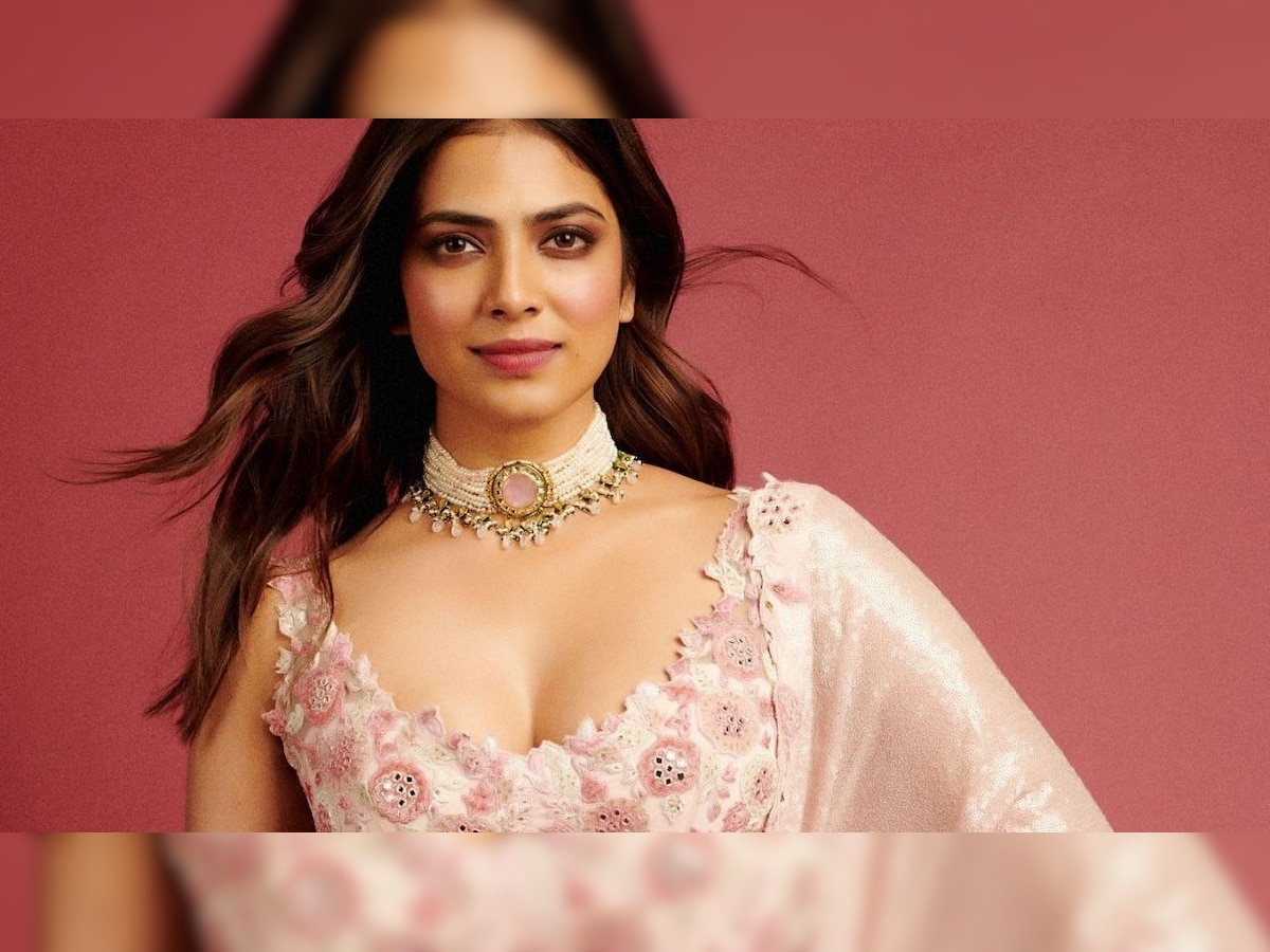 Malavika Xxx Sexy Video - Master' actress Malavika Mohanan reacts to her fake photo, asks fans to  report it