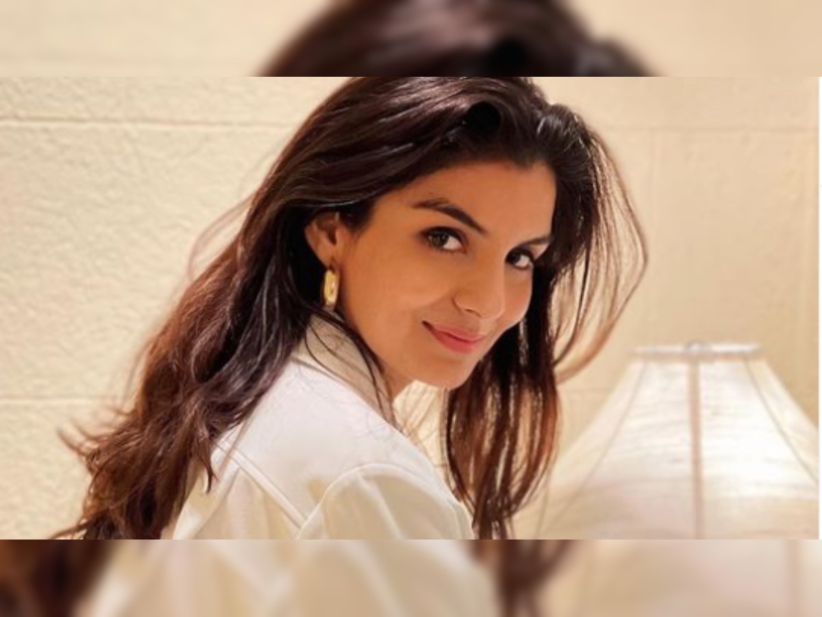 Anveshi Jain shares cryptic post on 'physical compliments', asks 'How will you win over a pretty girl'