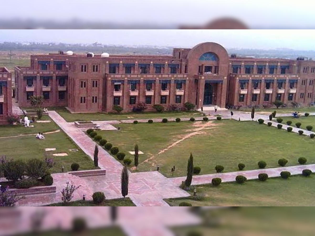 Pakistan college issues 'guidelines' for students on Valentine's Day, sparks Twitter debate