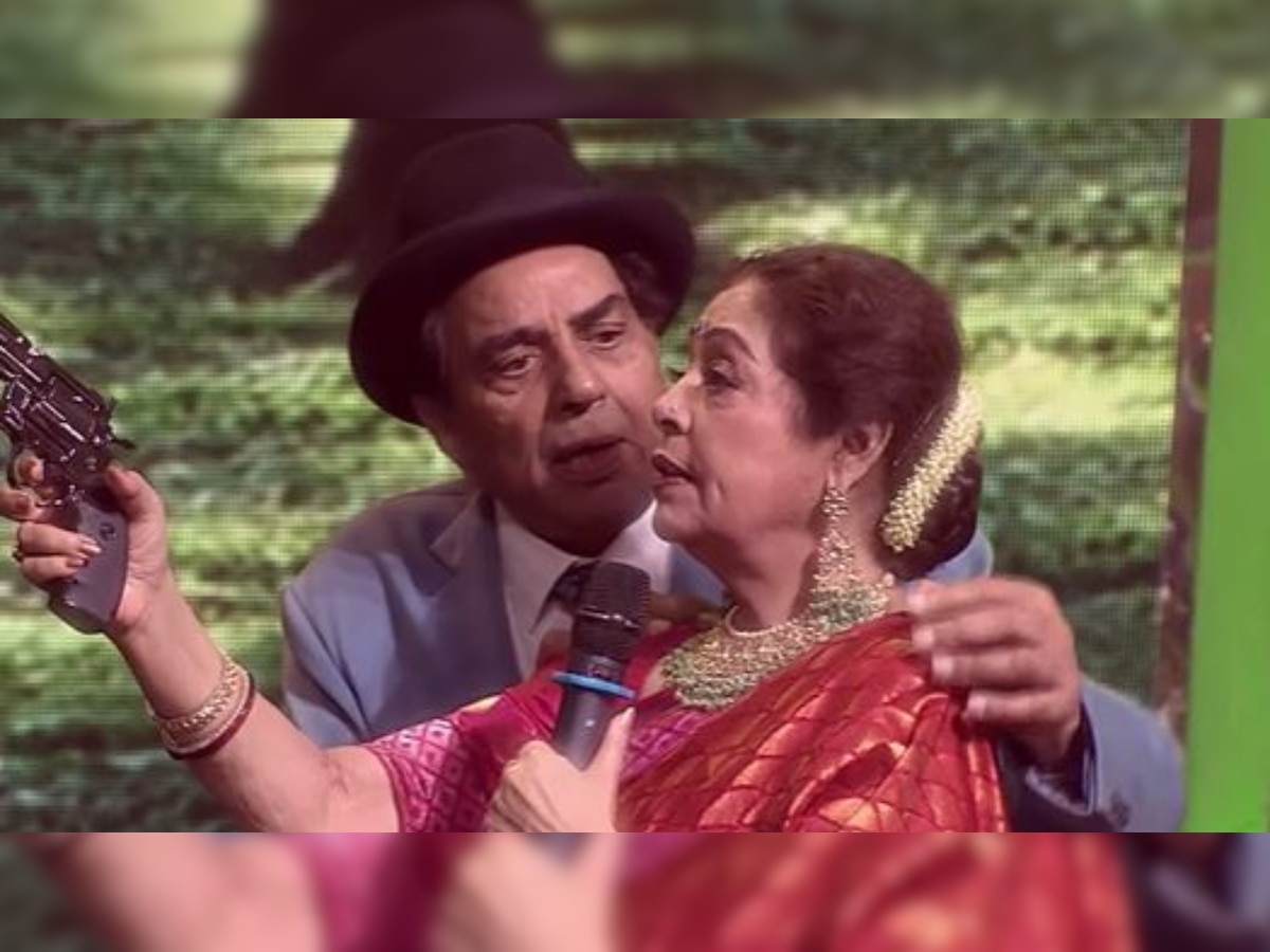 Kirron Kher turns Basanti for Dharmendra as they recreate ‘Sholay’ scene- WATCH