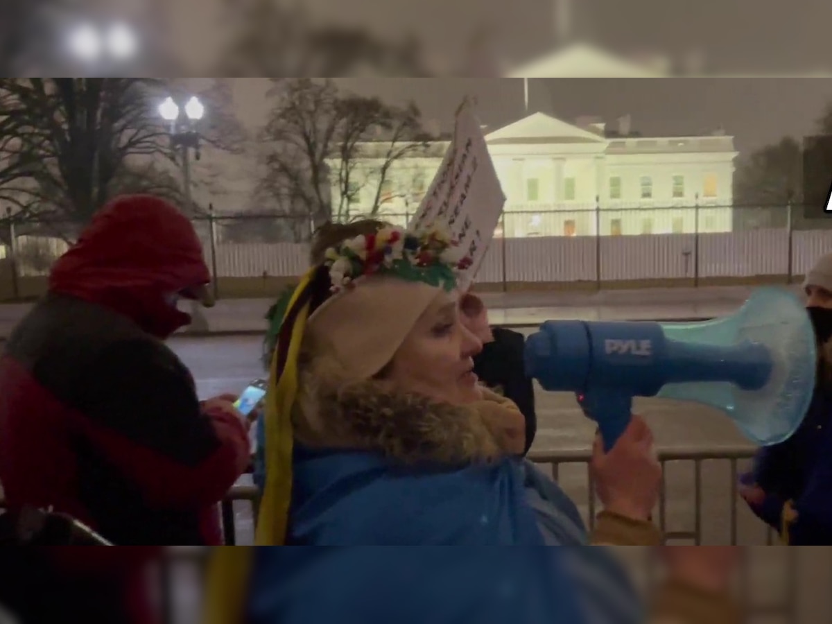 Demonstrators protest outside White House after Russia enters Ukraine