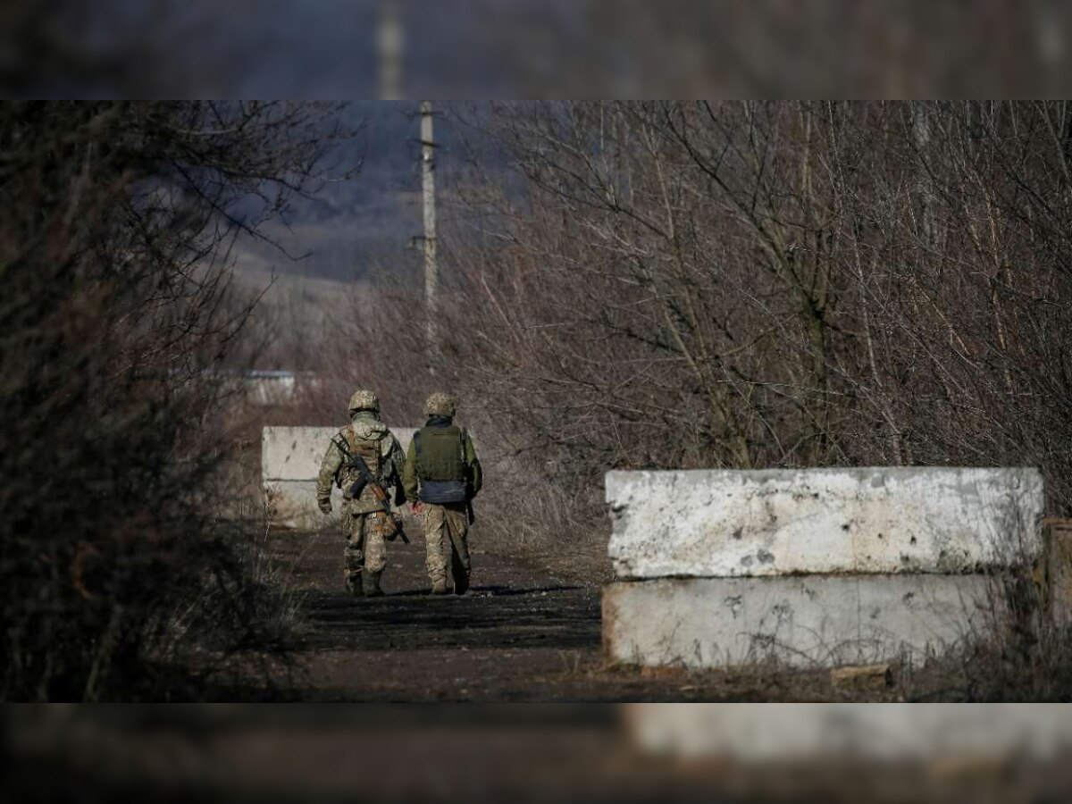 Ukrainian soldier sends loving message to parents amid tensions - WATCH viral video