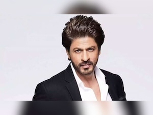 #AskSRK': Shah Rukh Khan gives witty reply to fan asking the superstar to reveal his look from 'Pathaan'