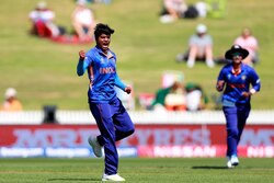 IND W vs NZ W, Women's World Cup: Pooja Vastrakar dismisses Suzie Bates with one-handed throw - WATCH video