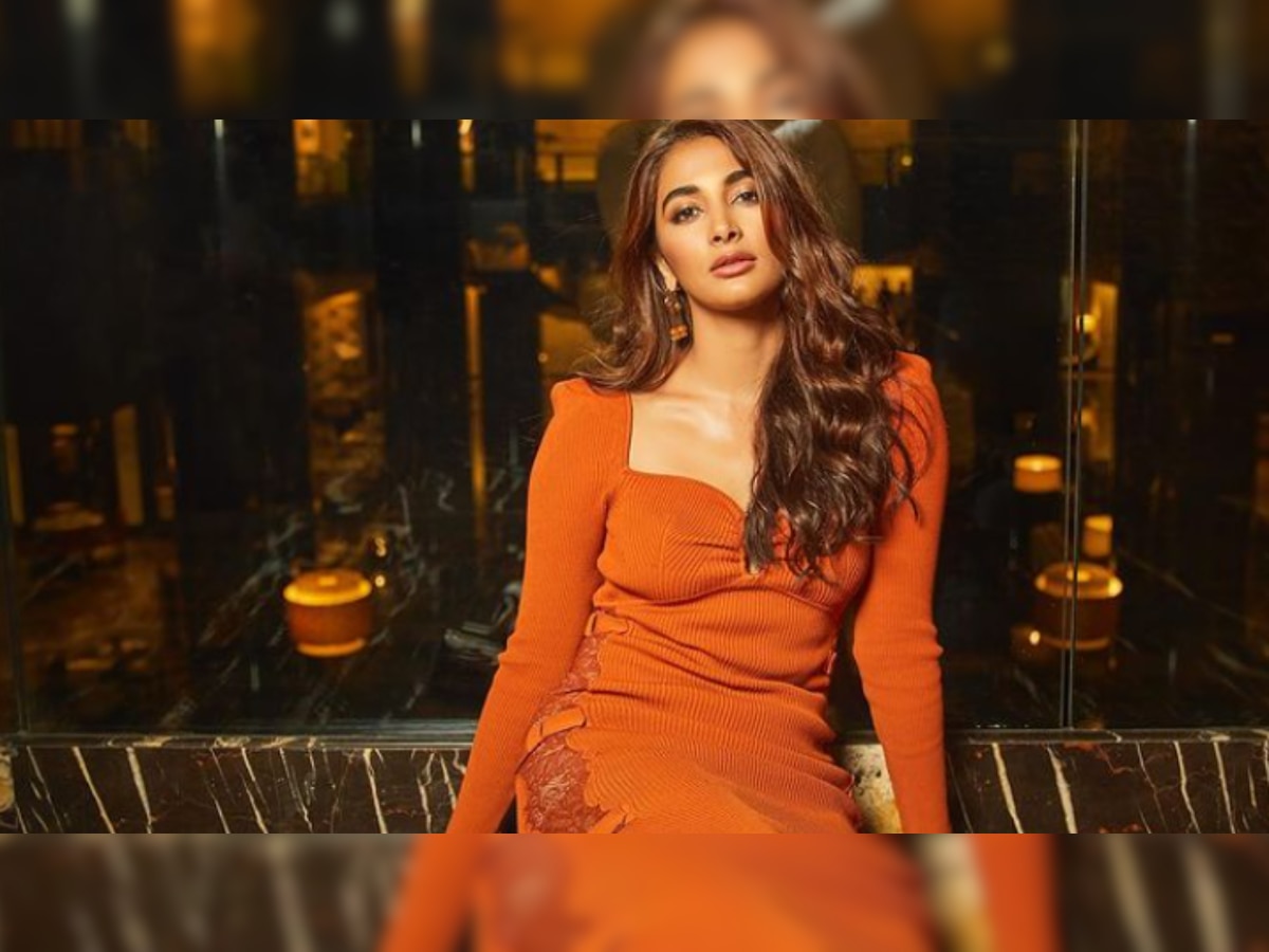 Pooja Sharma Xxx Video Hd - Pooja Hegde drops sizzling photos in thigh-high slit orange dress, see  VIRAL pics