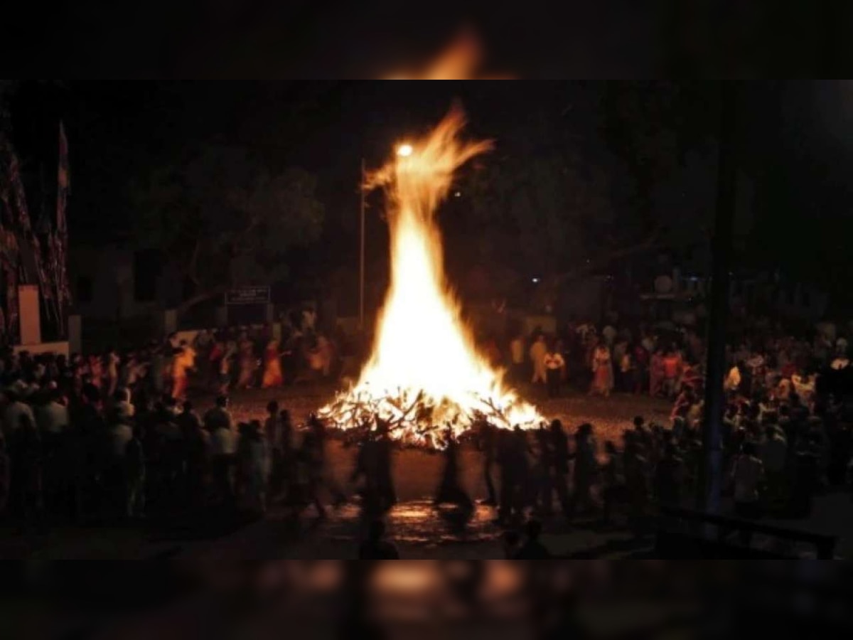 Holika Dahan 2022: Know shubh mahurat, puja vidhi, samagri for today