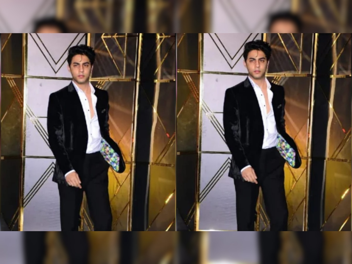  Aryan Khan looks dapper as he poses in classy black suit, fans say ‘like father like son’