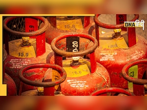 LPG Cylinder की कीमत में आई गिरावट, जानें क्या है नया रेट?