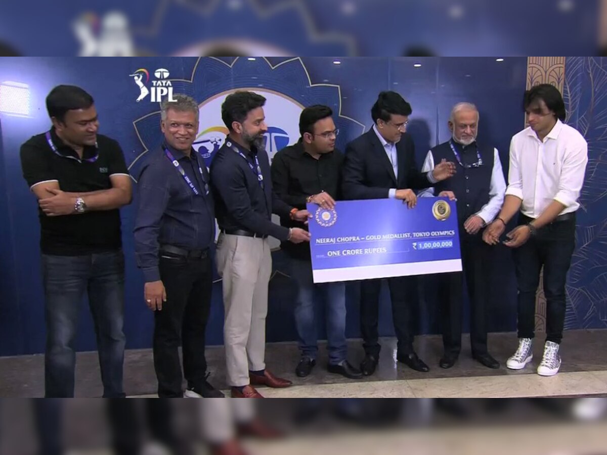 Tokyo 2020 medallists Neeraj Chopra, Lovlina Boroghain, Manpreet Singh felicitated by BCCI at IPL 2022 opener - WATCH