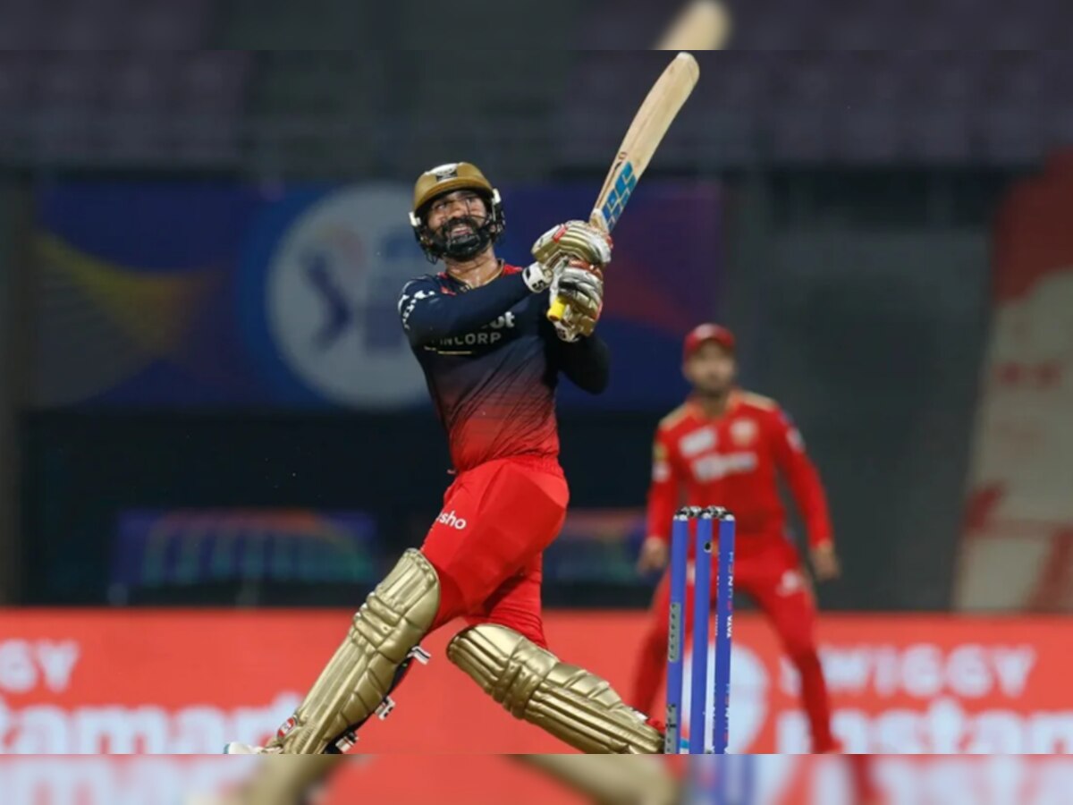 WATCH: Dinesh Karthik scores the winning runs as RCB edge KKR by 3 wickets in thrilling game