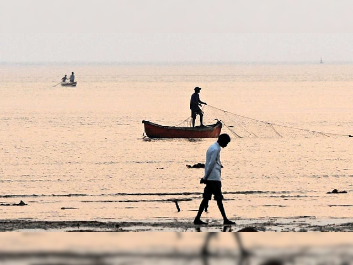 3 Indian fishermen arrested by Sri Lankan Navy for crossing International Maritime Boundary Line