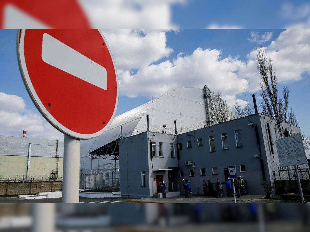 Ukraine's big claim - Putin's army retreats in Chernobyl
