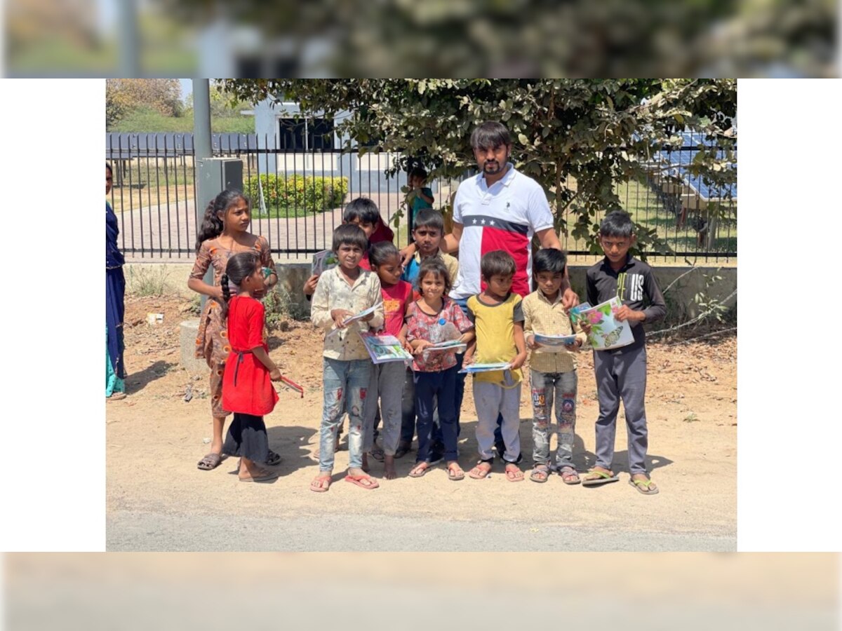 Chetan Thakor helps the needy through their thick and thin by being their role model