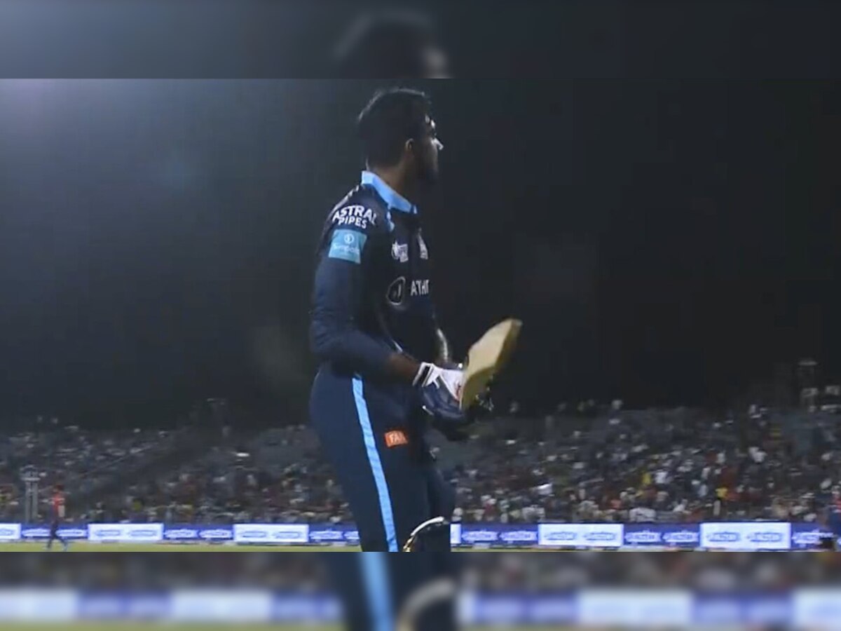 'This is cricket terrorism': Vijay Shankar's poor form batting at No 3 gets netizens frustrated